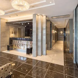 Hotel Hotel. Links Namba
